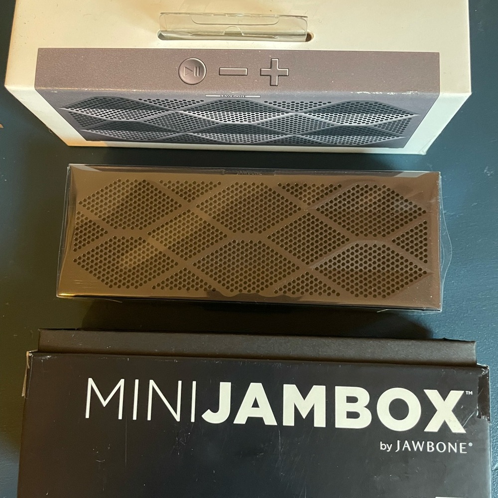 Jawbone Mini Jambox - Black speaker like JBL